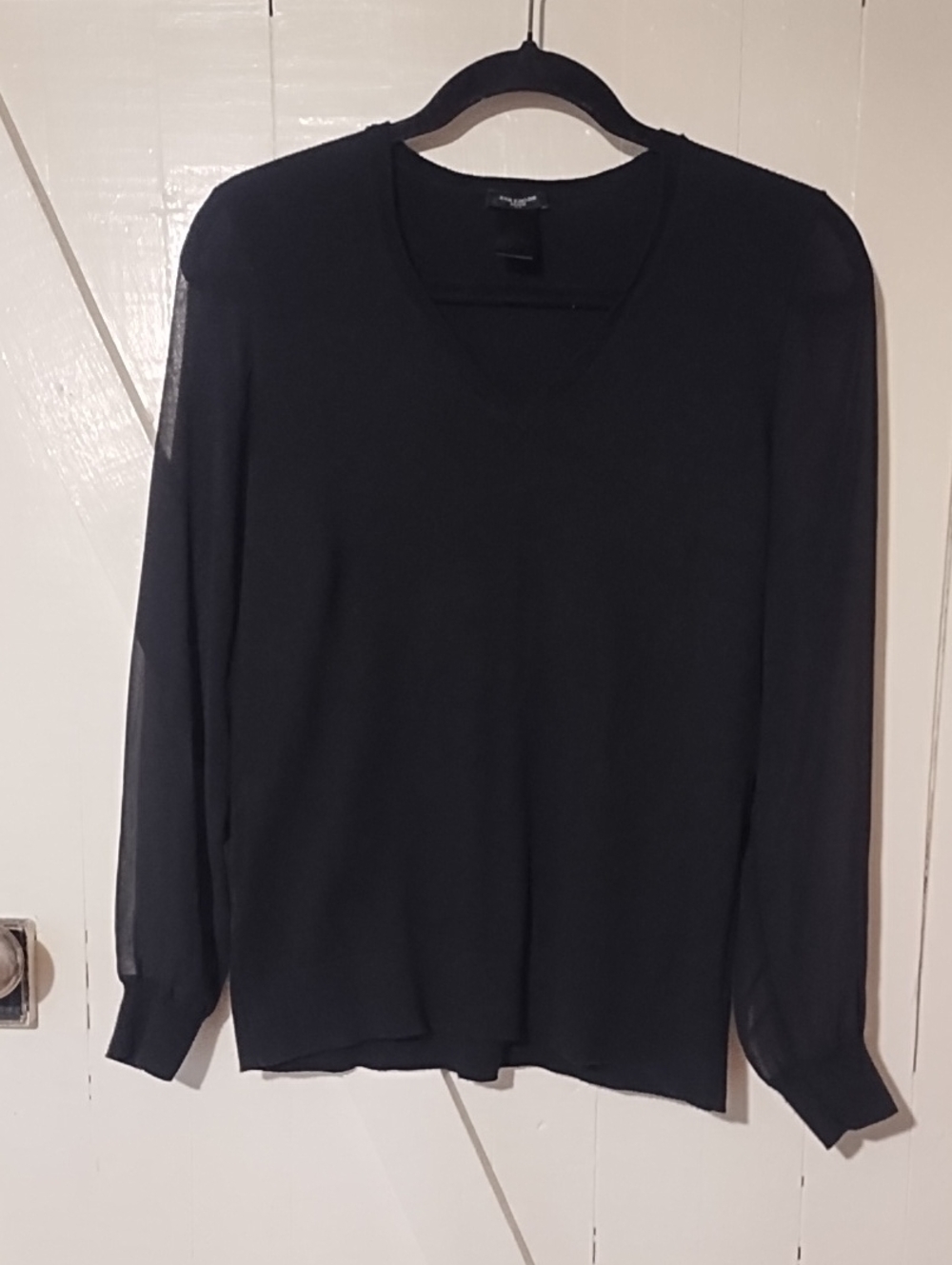 Ann Taylor Very Nice Condition , Medium Petite Black V-Neck Lightweight Sweater.